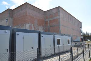 Kontenerowe szatnie czekają